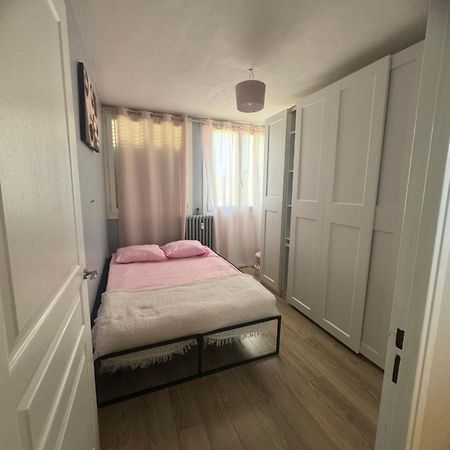 Appartement Proche Aeroport Marignane Exteriör bild