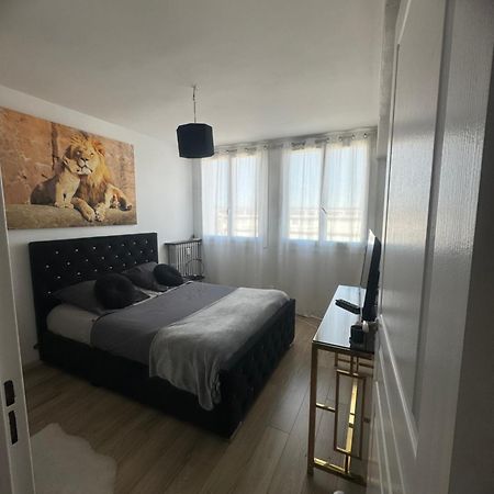Appartement Proche Aeroport Marignane Exteriör bild