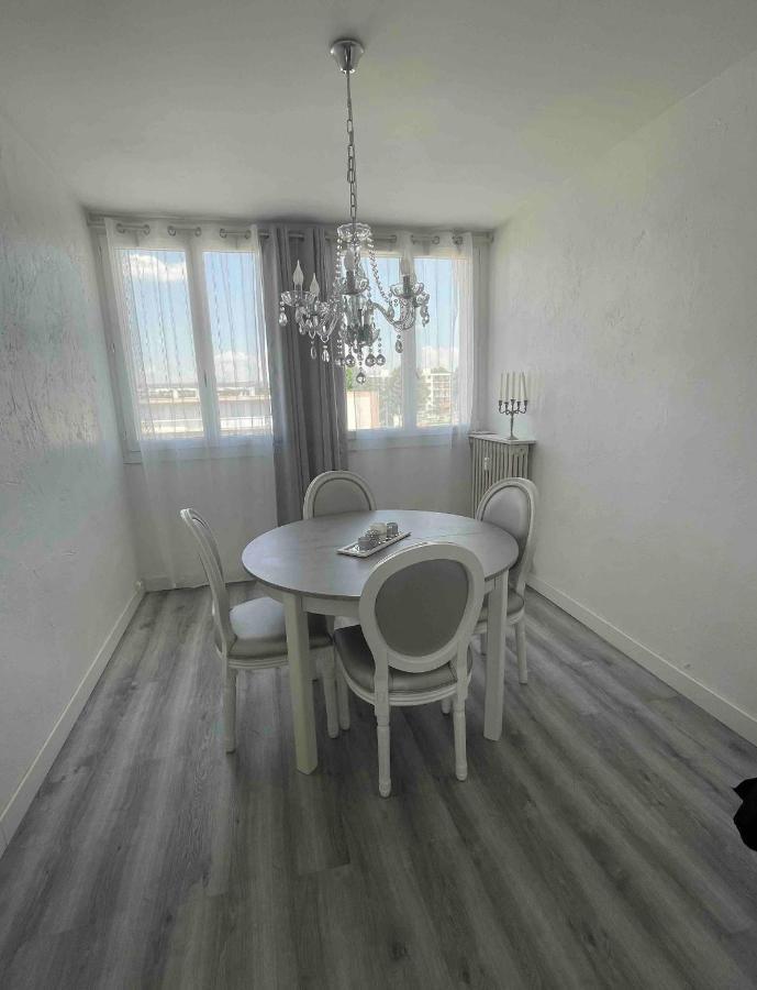 Appartement Proche Aeroport Marignane Exteriör bild