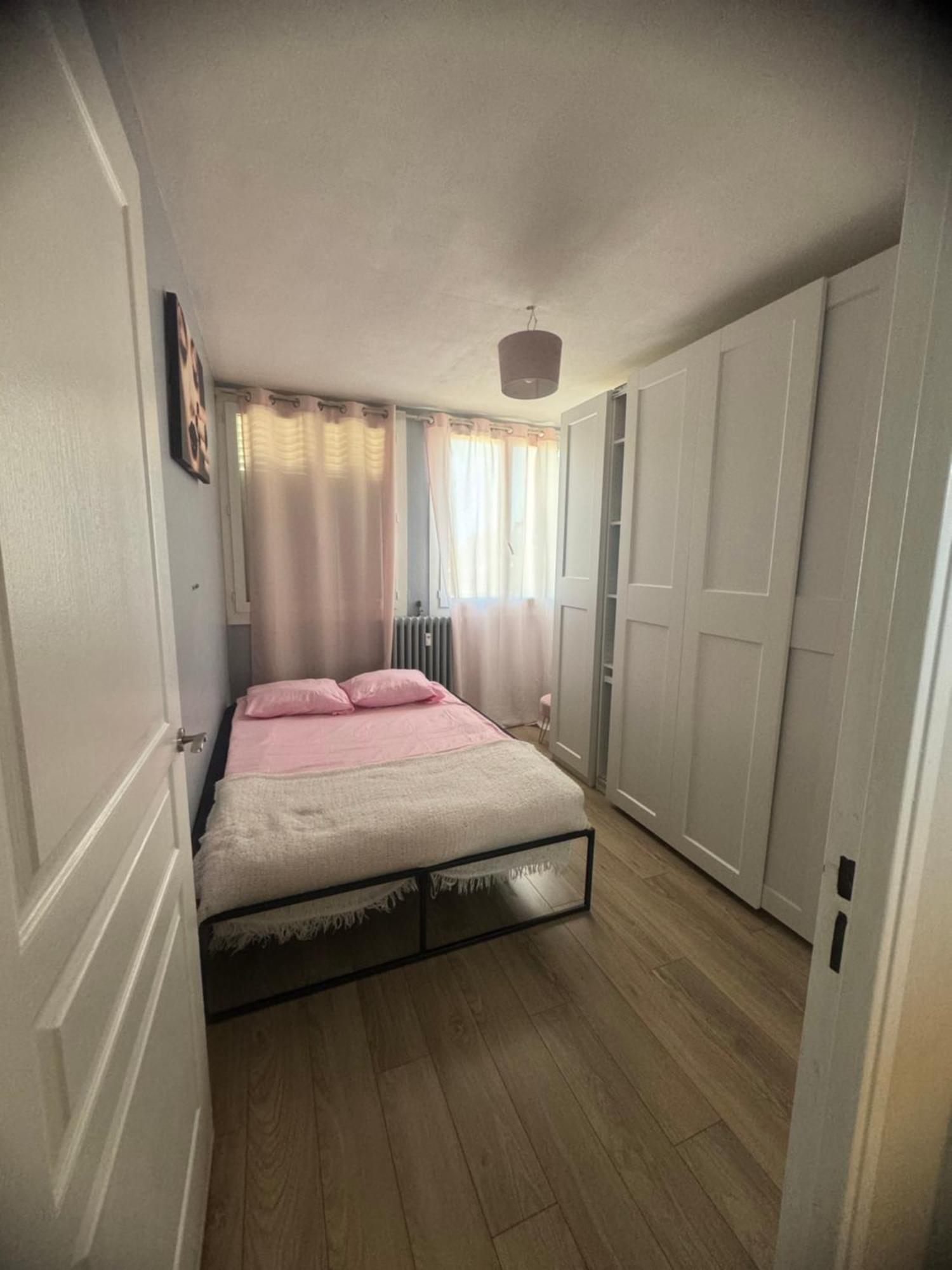 Appartement Proche Aeroport Marignane Exteriör bild